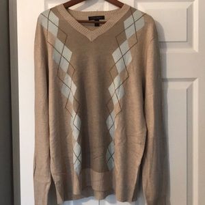 Banana Republic men’s beige argyle sweater